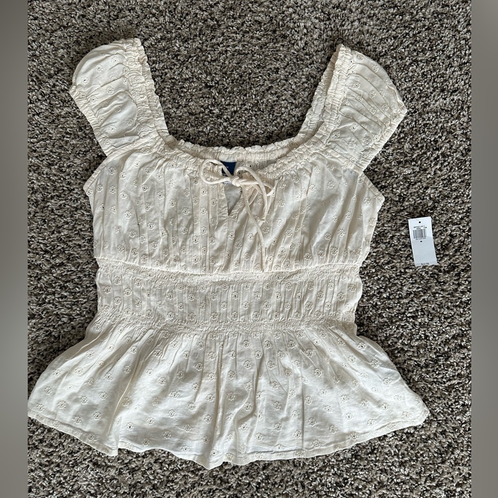 Brand New Old Navy Cream Colored Crop Top Size Medium